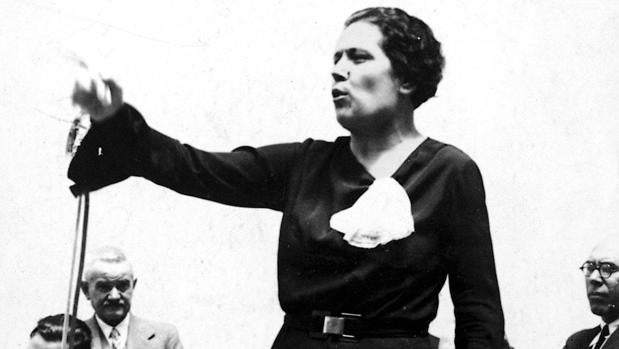 Kent fue una de las tres primeras mujeres diputadas en las Cortes